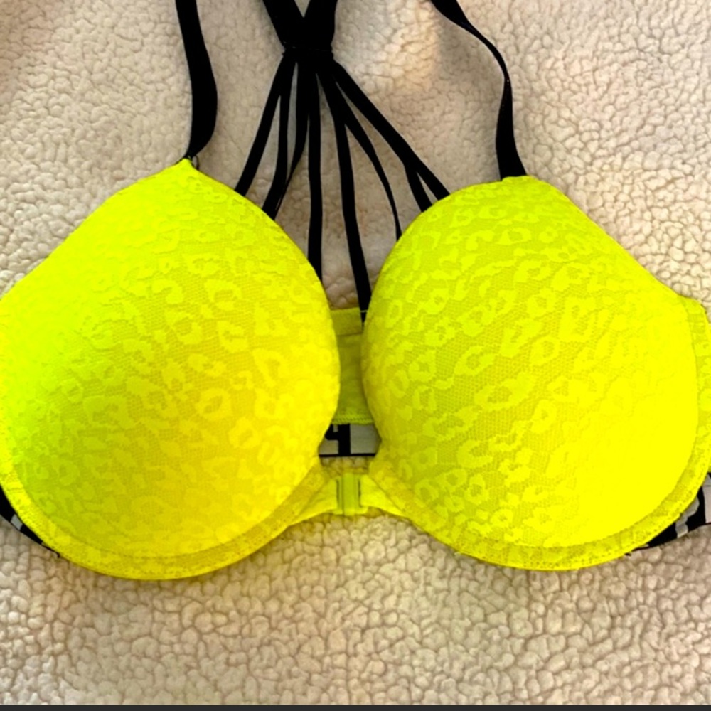 PINK VS bra, size 34DD.